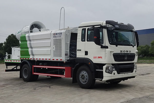 Dust suppression truck