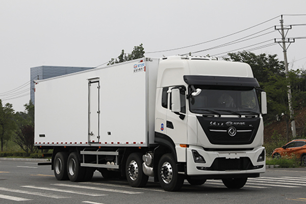 Dongfeng Tianlong four axle F-class high-end refrigerated truck