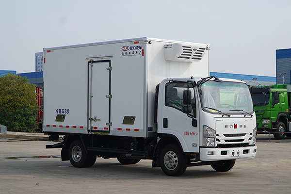 Qingling Isuzu 4-meter B-class high-end refrigerated truck New 