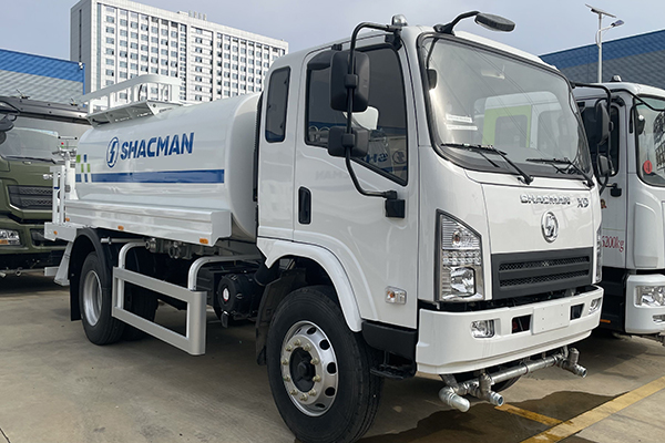 practical Shaanxi Automobile Shacman 5m³ Multifunction Greening Sprinkler Truck
