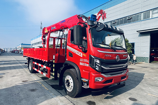 Dongfeng 8-ton 5-section arm Truck mounted crane carrier