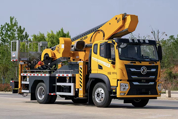 Dongfeng 45 meter straight arm aerial platform high-altitude work vehicle