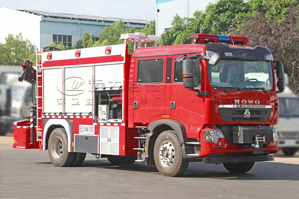 Sinotruk HOWO 4x2 driven 8m³ emergency rescue fire truck