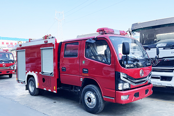 Dongfeng 4x2 driven double row 2m³ water tank rescue fire truck