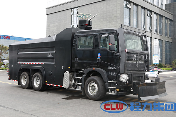 Sinotruk HOWO 6x4 driven 11m³ explosion-proof water tank fire truck