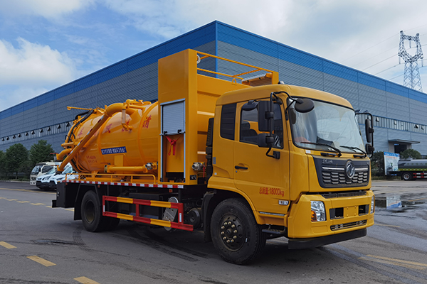 Dongfeng 4x2 driven 12m³ special cleaning and suction vehicle
