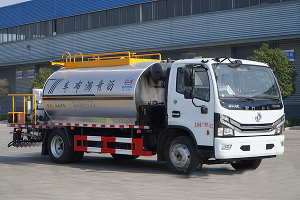 Dongfeng Dorica 4x2 driven 6.12m³ intelligent asphalt distributor truck