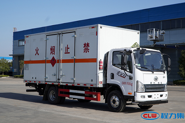 FAW 4x2 driven flammable gas box transport vehicle