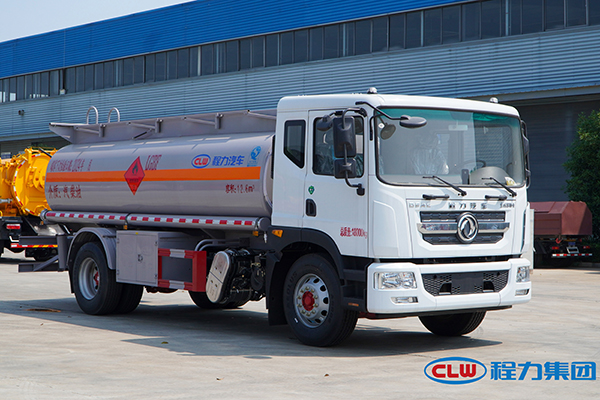 Dongfeng Dorica 4x2 Drive 13m³ Carbon Steel Oil Transport Vehicle tanker truck
