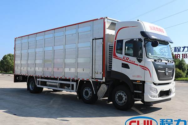 Dongfeng small three axle 6x2 drive livestock and poultry transport vehicle Pig truck
