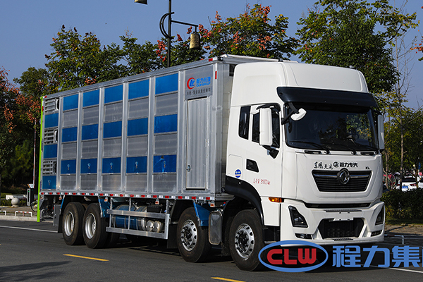 Dongfeng four axle 8x4 drive livestock and poultry transport vehicle Pig truck